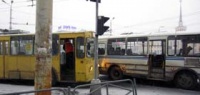 Автобус и троллейбус не поделили дорогу в Нижнем Новгороде: один человек пострадал